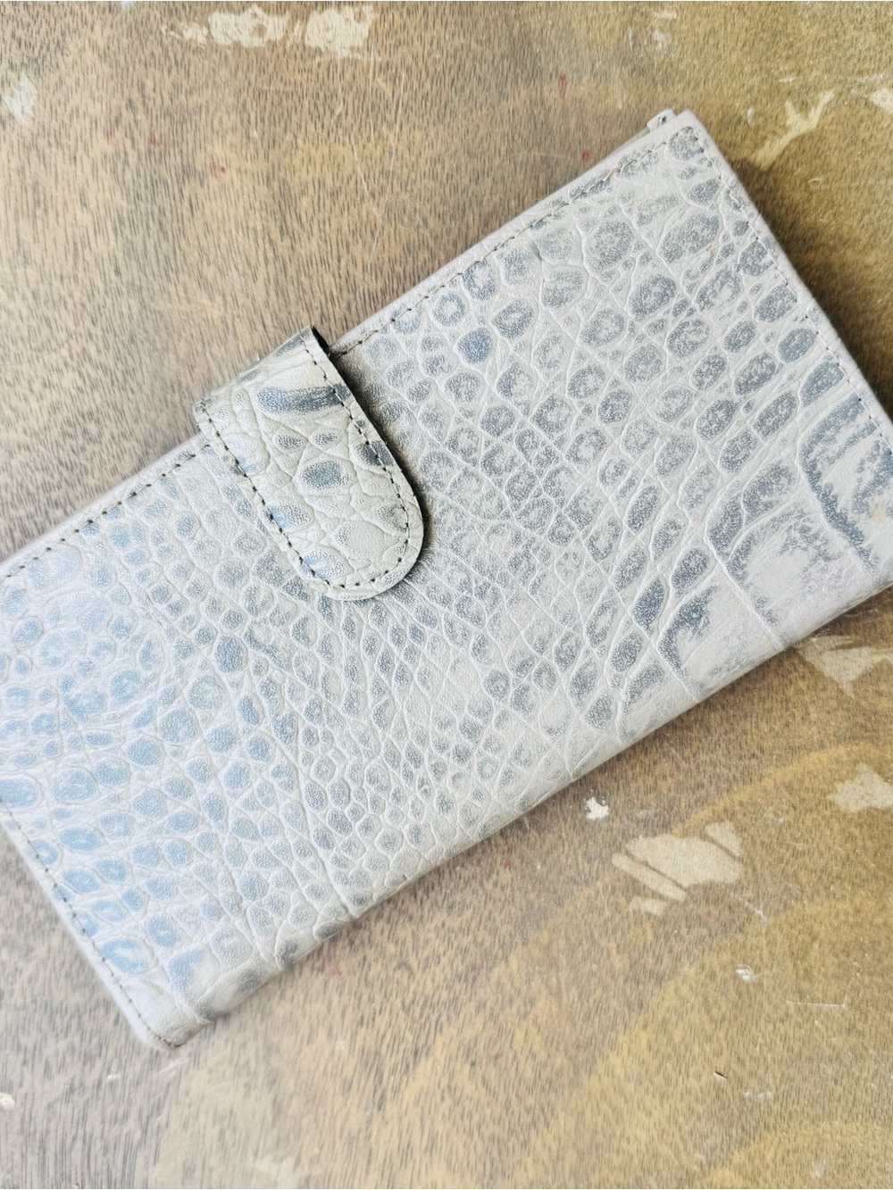 Vintage Croc-Embossed Light Gray Leather Checkbook Wallet with Calculator - Picture 2 of 7